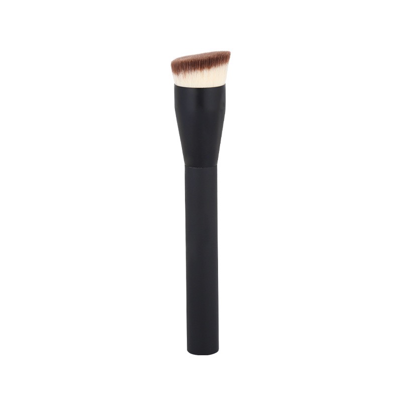 Angled Foundation Brush (Black Handle)