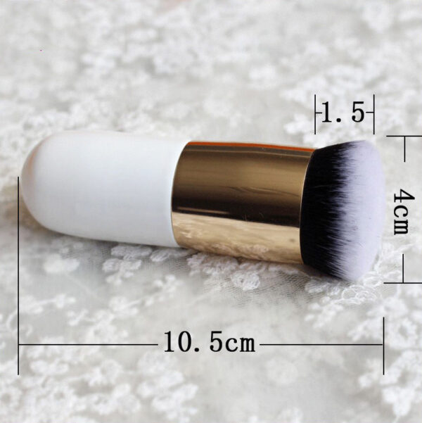 Large dense foundation brush