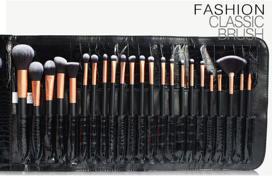24 piece professional makeup brush set, with a brush roll